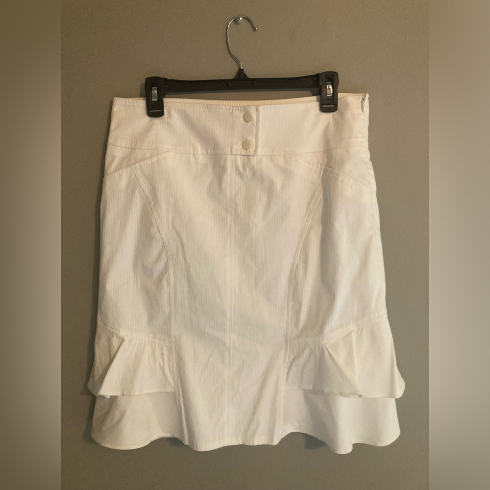 New with tags Cache cream skirt with cute flare detail